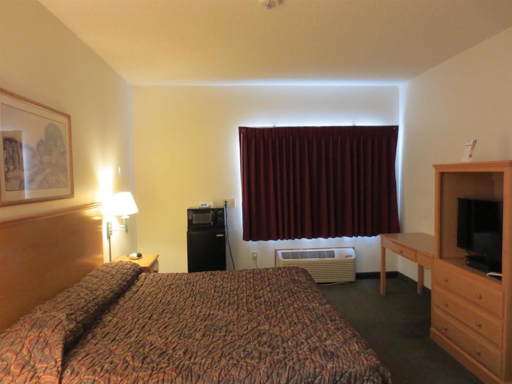 Westbridge Inn & Suites Carrollton Buitenkant foto