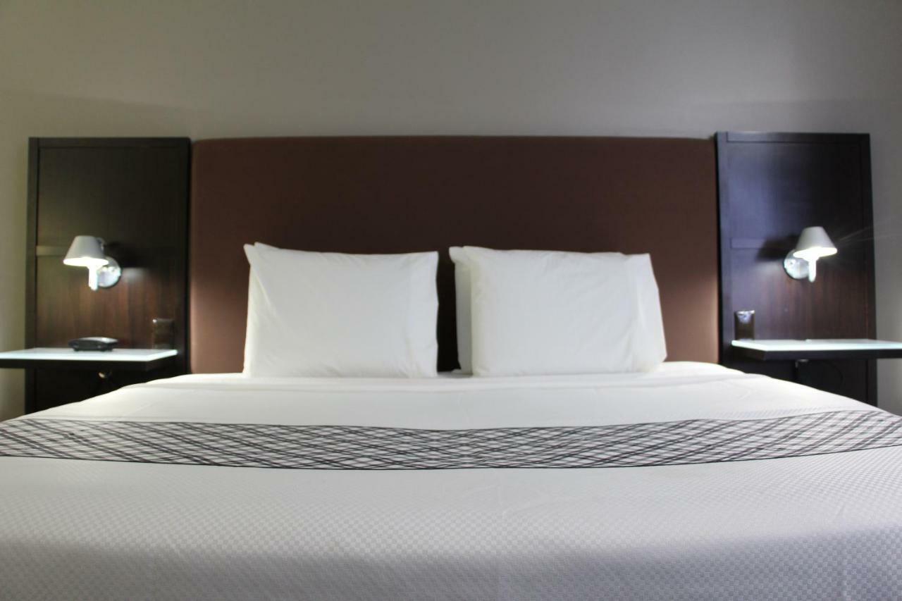 Westbridge Inn & Suites Carrollton Buitenkant foto