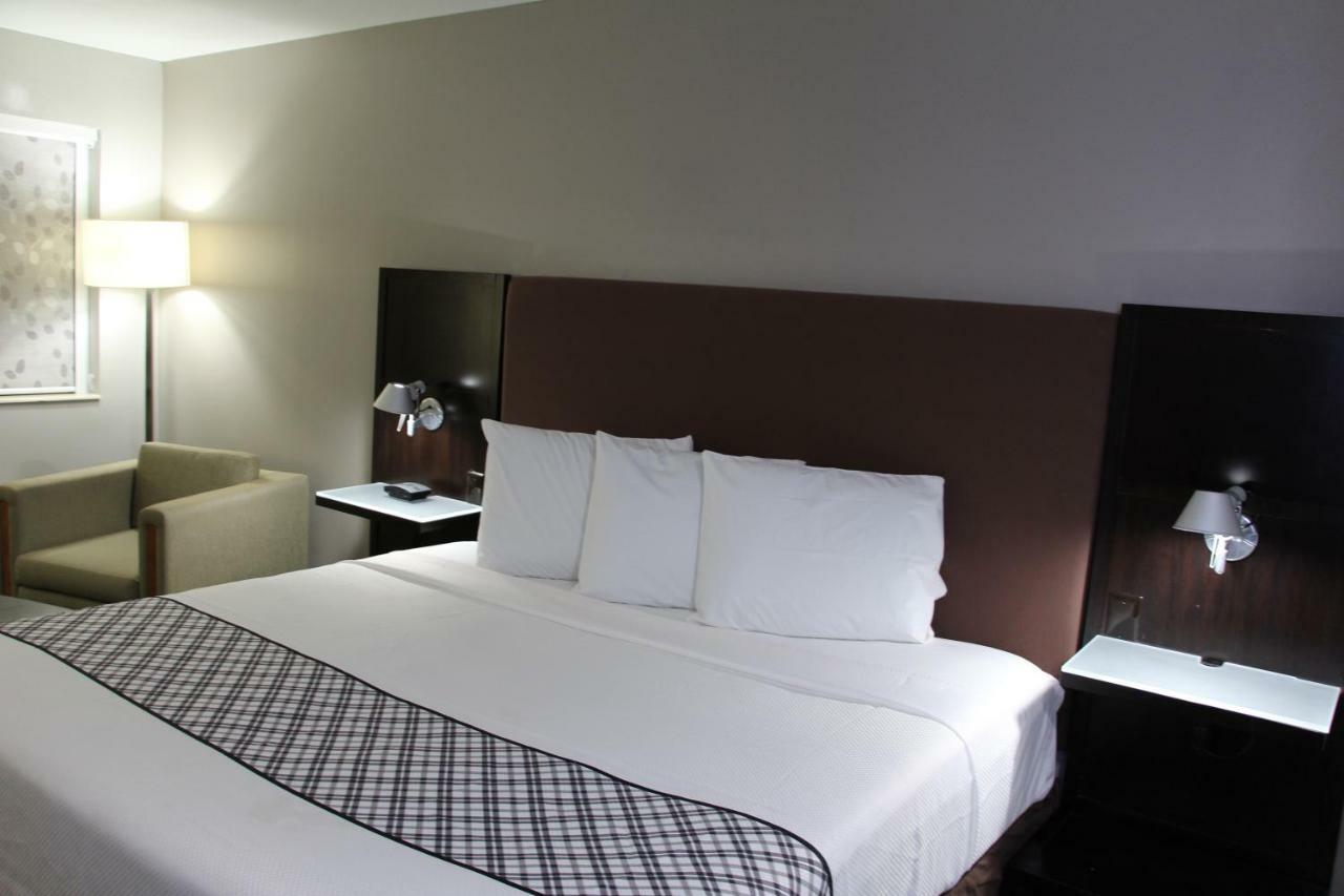 Westbridge Inn & Suites Carrollton Buitenkant foto